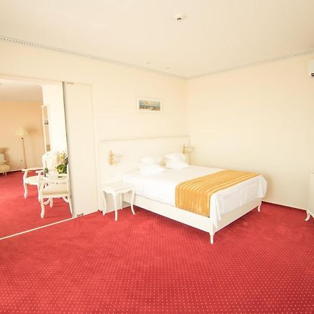 Msr Port Hotel 曼加利亚 外观 照片