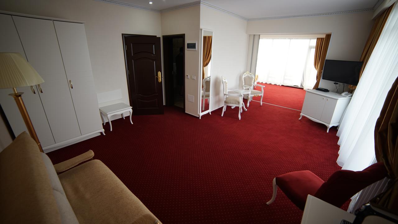 Msr Port Hotel 曼加利亚 外观 照片