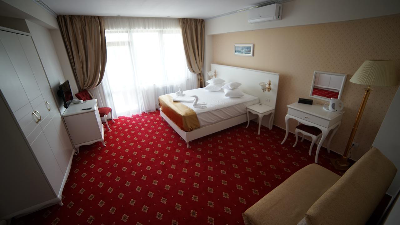 Msr Port Hotel 曼加利亚 外观 照片