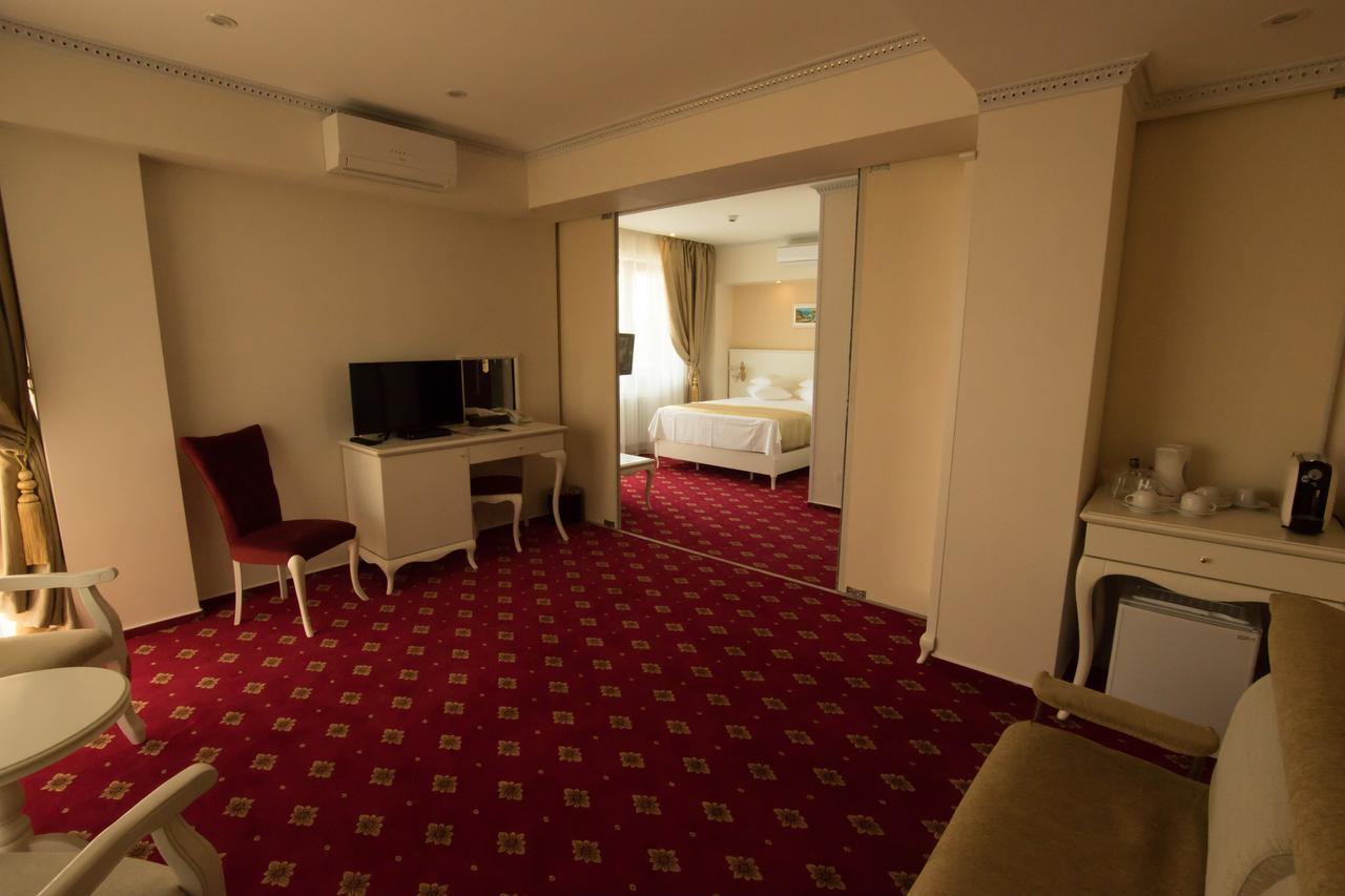 Msr Port Hotel 曼加利亚 外观 照片