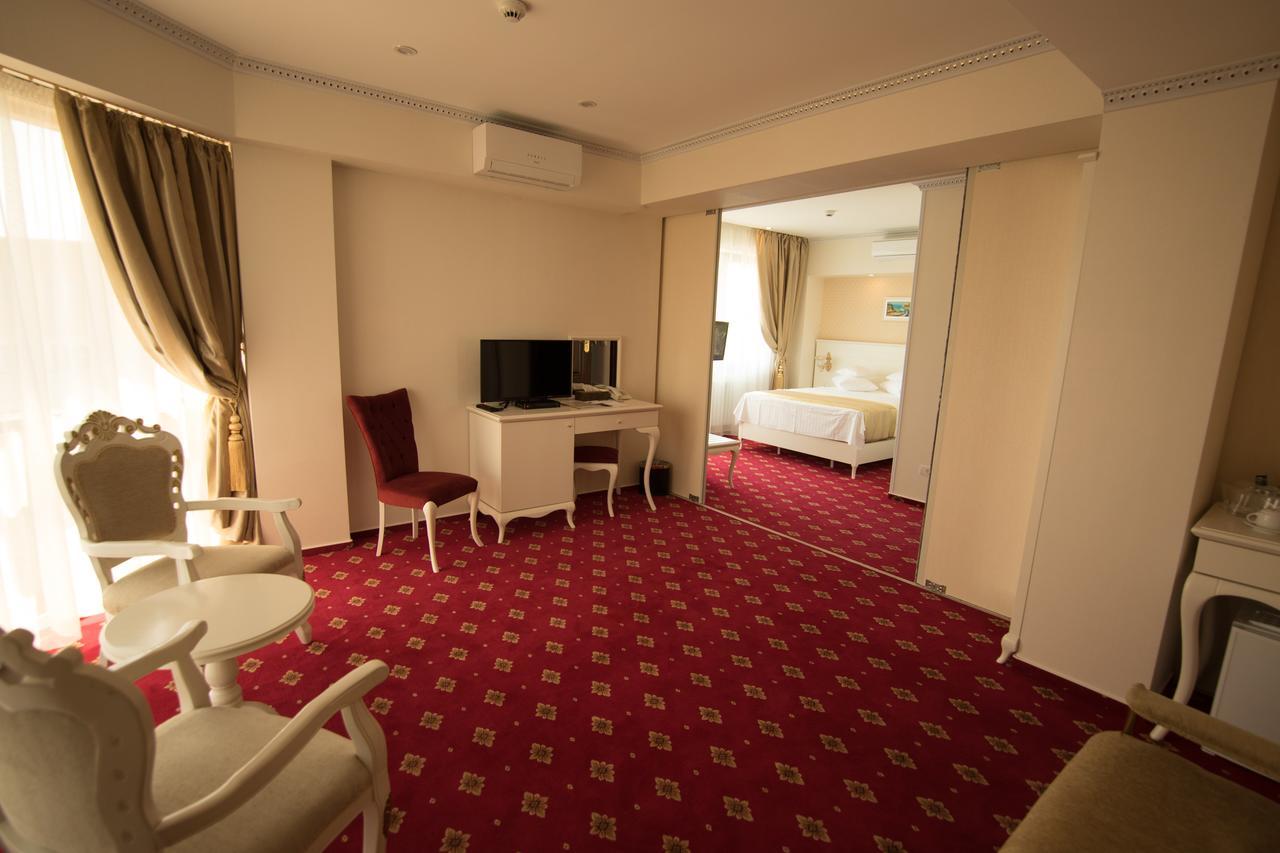 Msr Port Hotel 曼加利亚 外观 照片