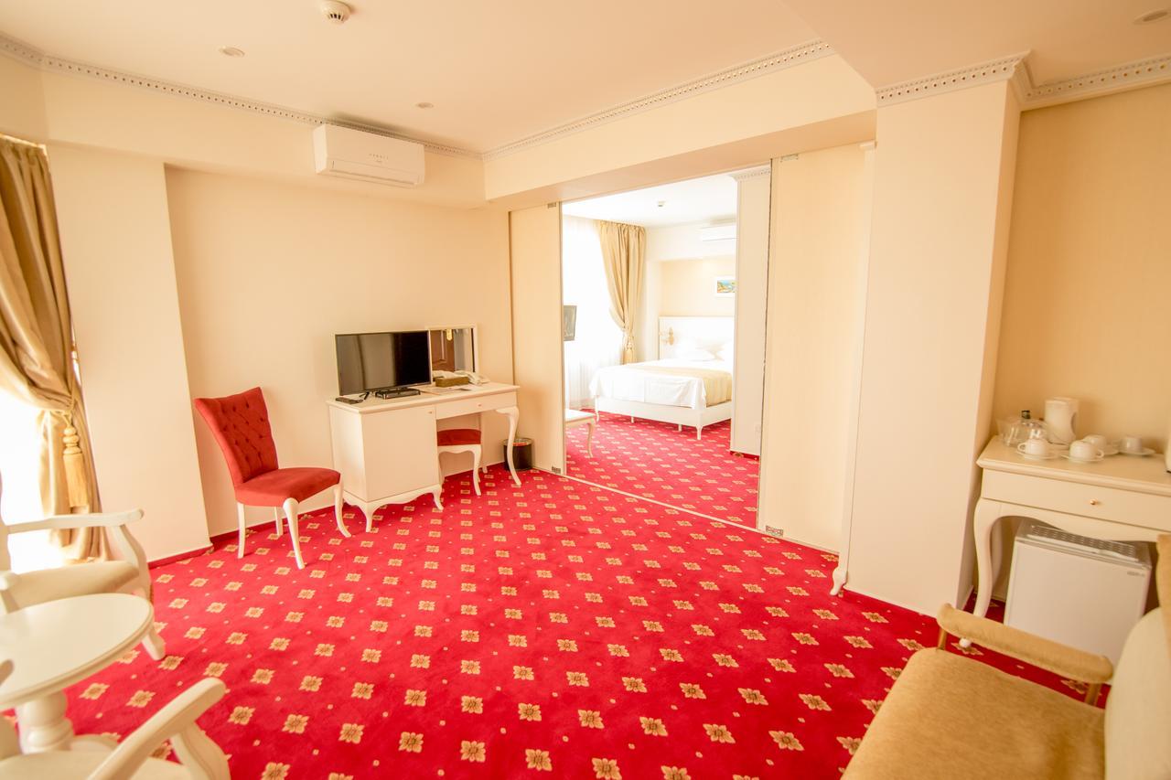 Msr Port Hotel 曼加利亚 外观 照片